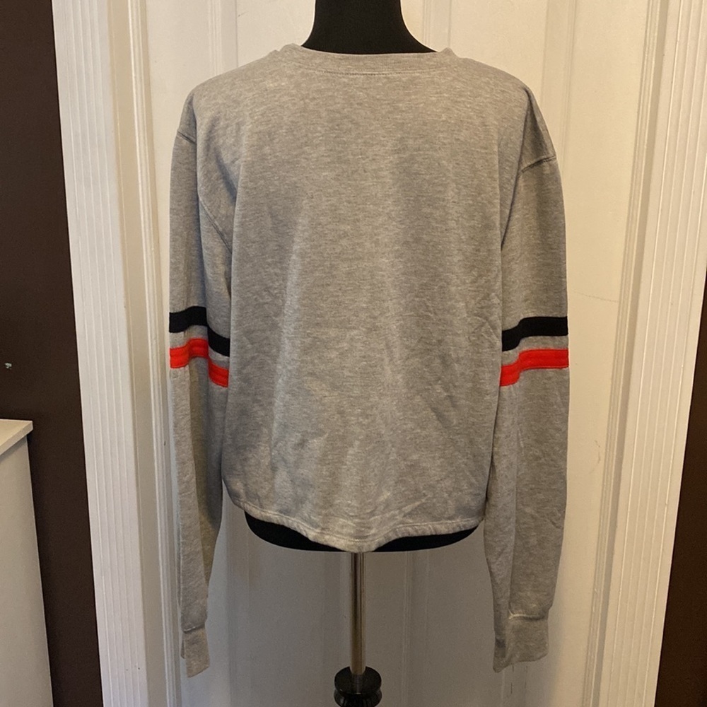 Disney Mickey Mouse Juniors XXL Sweatshirt NWT - Picture 2 of 6
